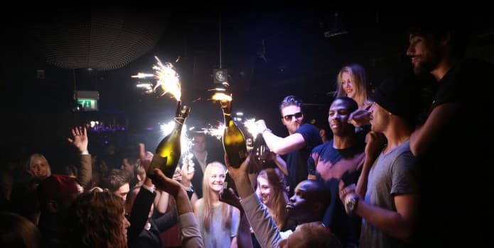 LIBERTINE TABLE BOOKING - photo 2