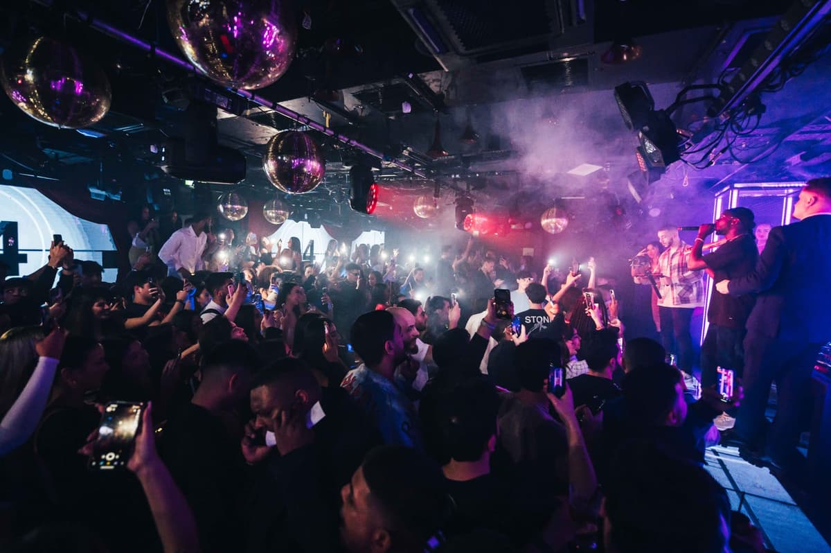 Tape Club Table Booking - photo 3