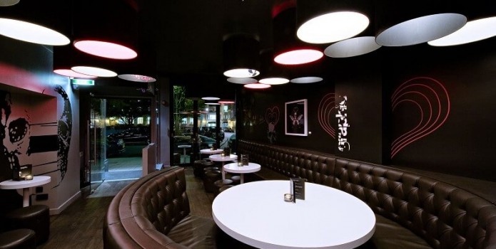 Graphic Bar : London's Top Bars. Great nightlife, extensive cocktail list, one of London's most exclusive bars.